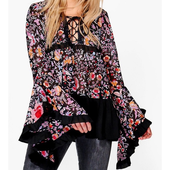 Boohoo Tops - BOOHOO Aimelia Woven Printed Oversized Tunic NWT🏷